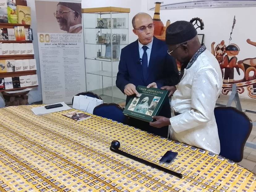 Visite Mr l'Ambassadeur d'Algérie  à Yaoundé à la fondation " AfricAvenir".