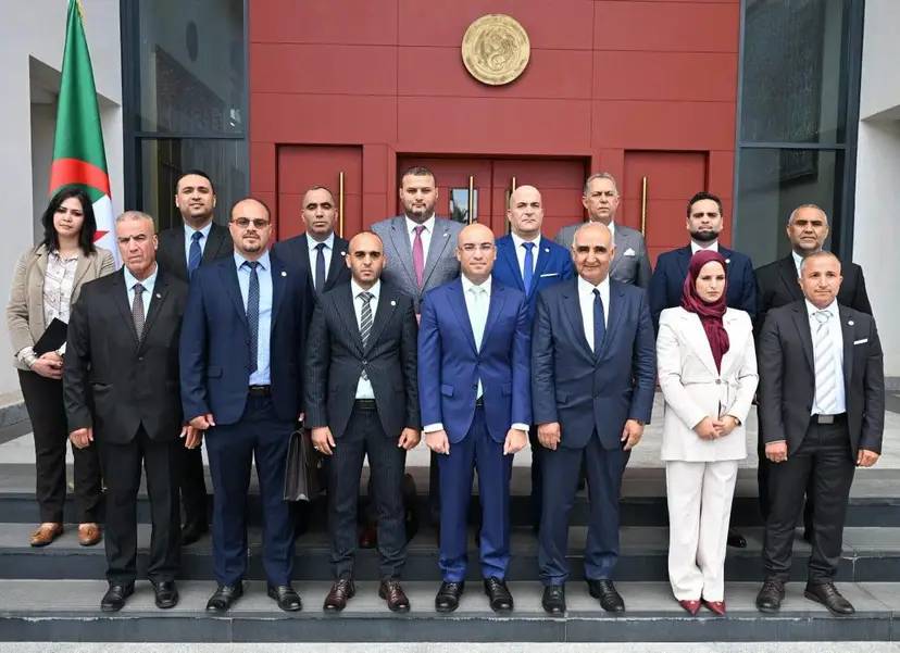السيد شايب يستقبل نواب البرلمان ممثلي الجالية الوطنية بالخارج